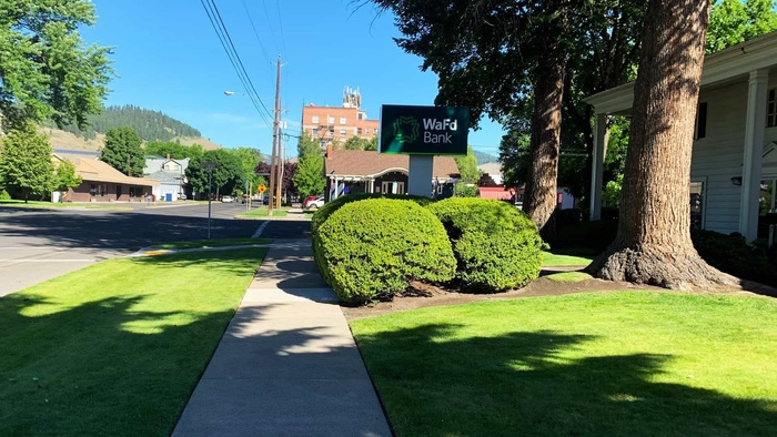 WaFd Bank in La Grande, Oregon #1329 - Washington Federal.