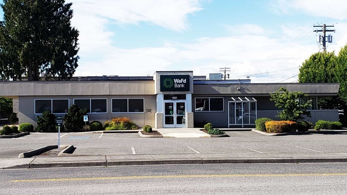 WaFd Bank in Mount Vernon, Washington #1013 - Washington Federal.