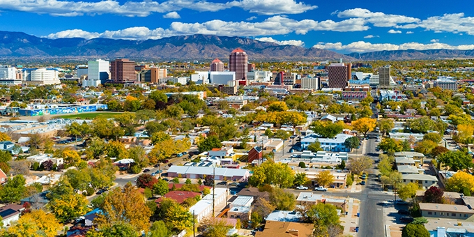Photo of Albuquerque, New Mexico skyline.