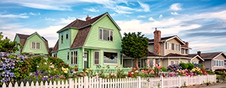 Washington home with spring flowers.