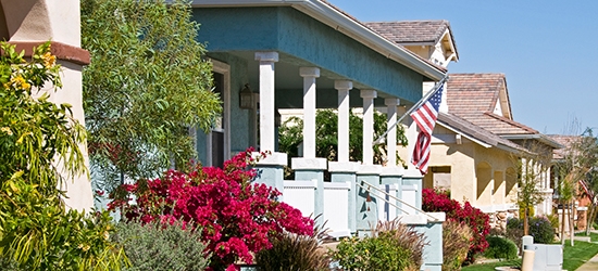 Arizona home with spring flowers.